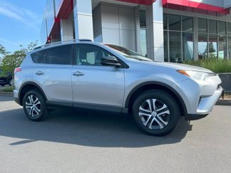 Used 2017 Toyota RAV4 LE image 1