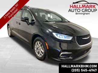 Used 2022 Chrysler Pacifica Touring image 1
