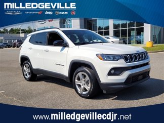 Used 2024 Jeep Compass Latitude image 1