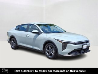Certified 2025 Kia K4 LXS image 1