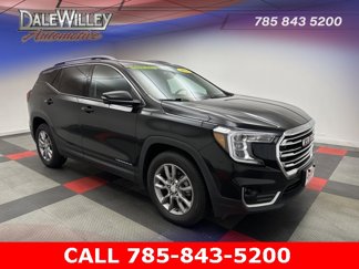 Used 2022 GMC Terrain SLT image 1