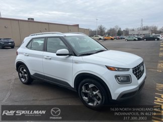 Used 2023 Hyundai Venue SEL image 1