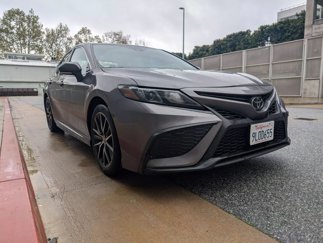 Used 2023 Toyota Camry SE image 1