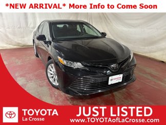 Used 2018 Toyota Camry LE image 1