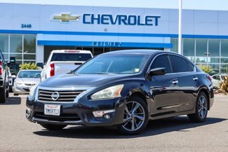 Used 2015 Nissan Altima 2.5 SV image 1