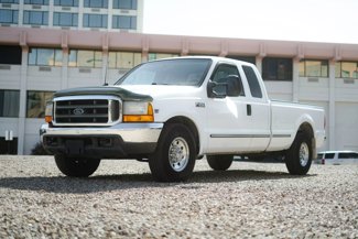 Used 1999 Ford F250 2WD SuperCab Super Duty image 1