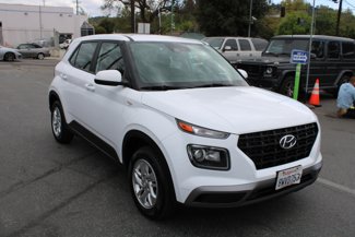 Used 2021 Hyundai Venue SE image 1