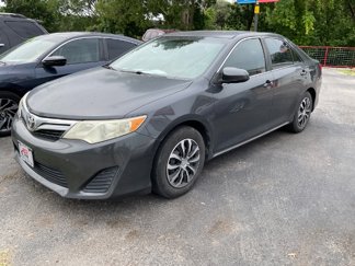 Used 2012 Toyota Camry LE image 1