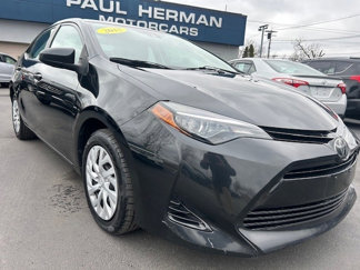 Used 2018 Toyota Corolla LE image 1