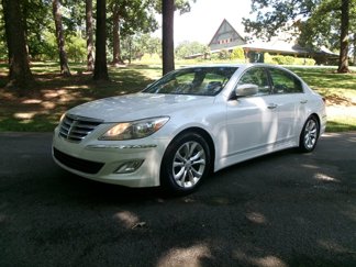Used 2013 Hyundai Genesis 3.8 image 1