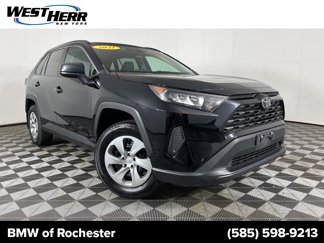 Used 2021 Toyota RAV4 LE image 1