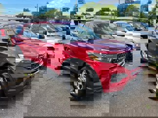 Used 2020 Ford Explorer XLT image 1