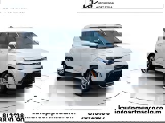 New 2025 Kia Soul LX image 1