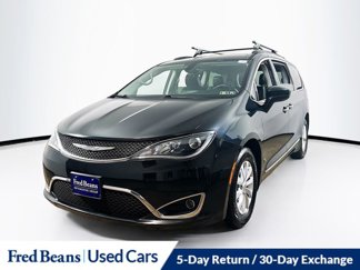 Used 2017 Chrysler Pacifica Touring-L video 3