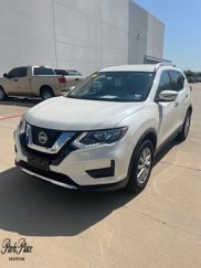 Used 2018 Nissan Rogue SV image 1