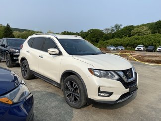 Used 2018 Nissan Rogue SL image 1