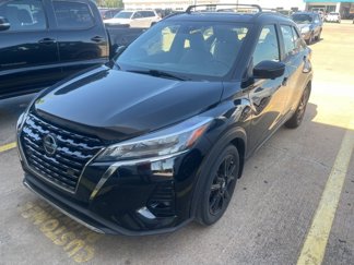Used 2021 Nissan Kicks SR image 1
