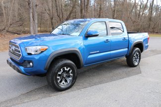Used 2017 Toyota Tacoma TRD Sport image 1