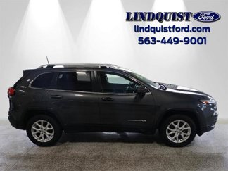 Used 2017 Jeep Cherokee Latitude w/ Cold Weather Group image 1