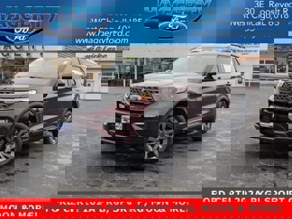 Certified 2022 Ford Explorer XLT w/ Equipment Group 202A image 1