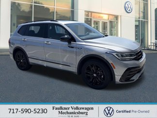 Used 2022 Volkswagen Tiguan SE R-Line image 1