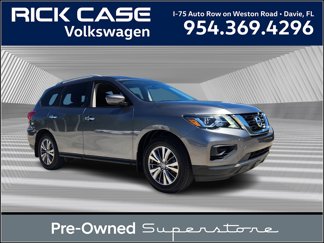 Used 2020 Nissan Pathfinder S image 1