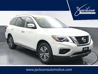 Used 2017 Nissan Pathfinder S image 1