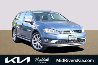 Used 2017 Volkswagen Golf Alltrack SE image 1