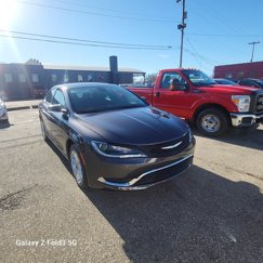 Used 2016 Chrysler 200 Limited image 1