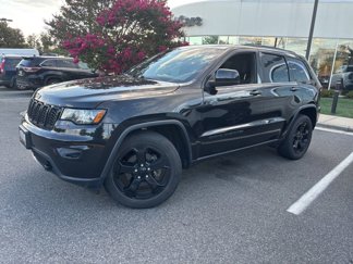 Used 2019 Jeep Grand Cherokee Laredo image 1