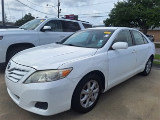 Used 2011 Toyota Camry LE image 1