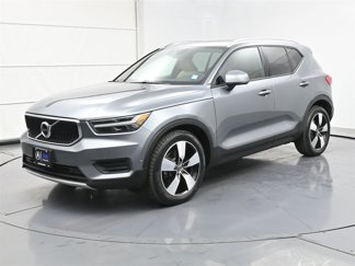 Used 2019 Volvo XC40 T5 Momentum image 1