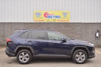 Used 2022 Toyota RAV4 XLE image 1