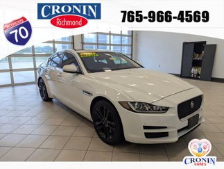 Used 2017 Jaguar XE Premium image 1