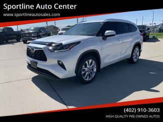 Used 2023 Toyota Highlander AWD image 1
