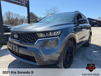 Used 2021 Kia Sorento S w/ Panoramic Sunroof Package image 1