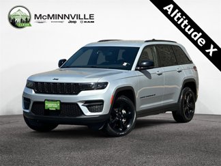 Used 2023 Jeep Grand Cherokee Altitude image 1