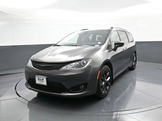 Used 2018 Chrysler Pacifica Touring-L Plus image 1