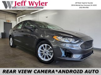 Used 2020 Ford Fusion SE image 1