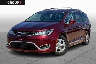 Used 2018 Chrysler Pacifica Touring-L image 1