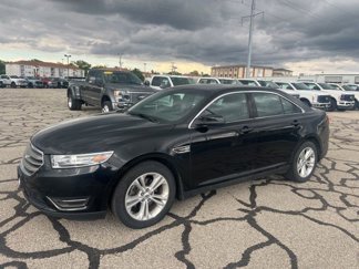 Used 2018 Ford Taurus SEL image 1