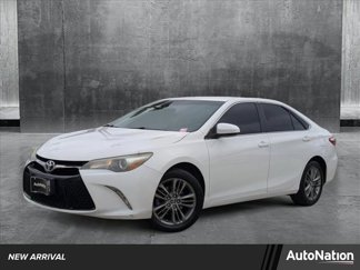 Used 2016 Toyota Camry SE image 1
