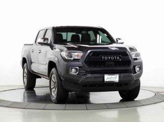 Used 2019 Toyota Tacoma Limited image 1