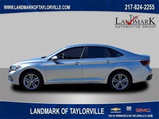 Used 2024 Volkswagen Jetta SE image 1