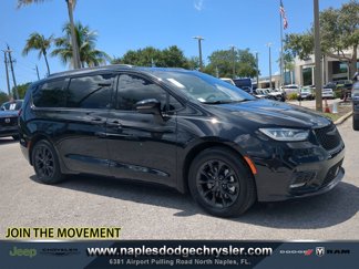 Used 2021 Chrysler Pacifica Touring-L w/ Uconnect Theater Family Group image 1