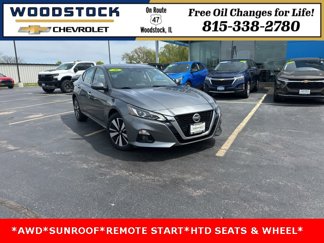 Used 2020 Nissan Altima 2.5 SV image 1