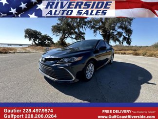 Used 2021 Toyota Camry LE image 1