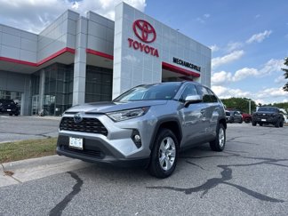 Used 2021 Toyota RAV4 XLE image 1