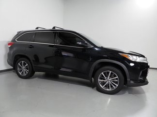 Used 2018 Toyota Highlander XLE image 1