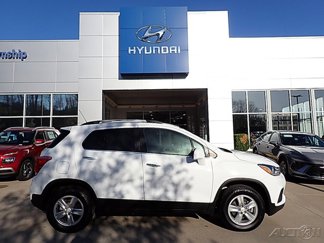 Used 2019 Chevrolet Trax LT w/ LT Convenience Package image 1